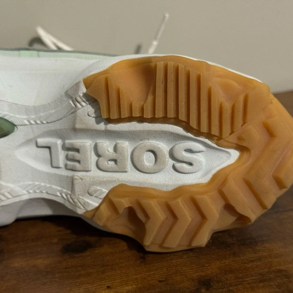 Sorel Kinetic Breakthru Venture Athletic Shoes Womens SZ 8.5M Perfect Condition - Picture 8 of 11